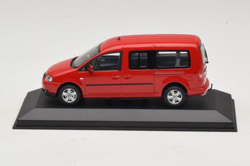 Volkswagen Caddy 2K Bus Червен Minichamps 1:43 CADDY009 Метал