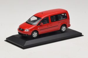 Volkswagen Caddy 2K Bus Червен Minichamps 1:43 CADDY009 Метал — снимка 2 от 5