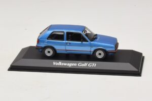 Volkswagen Golf GTI Mk2 Син Металик Maxichamps 1:43 940054120 Метал