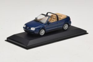 Volkswagen Golf Mk4 Кабриолет Син Дилърско Издание Minichamps 1:43 GOLF005 Метал — снимка 2 от 5