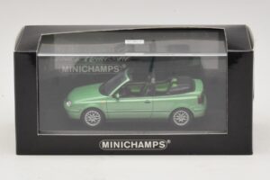Volkswagen Golf Mk4 Кабриолет Зелен Металик Minichamps 1:43 430058335 Метал — снимка 5 от 5