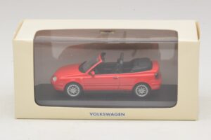Volkswagen Golf Mk4 Кабриолет Червен Дилърско Издание Minichamps 1:43 GOLF006 Метал — снимка 5 от 5