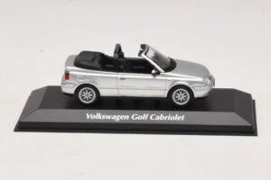 Volkswagen Golf Mk4 Кабриолет Сребрист Maxichamps 1:43 940058331 Метал