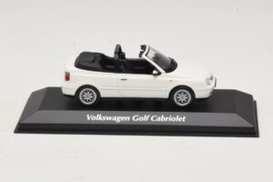 Volkswagen Golf Mk4 Кабриолет Бял Maxichamps 1:43 Volkswagen Golf Mk4 Кабриолет Бял Maxichamps 1:43 940058330 Метал