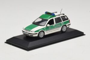 Volkswagen Golf Mk4 Variant Polizei Minichamps 1:43 430056090 Метал — снимка 2 от 5