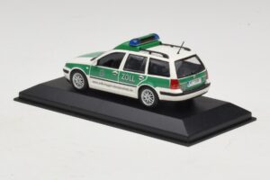 Volkswagen Golf Mk4 Variant Polizei Minichamps 1:43 430056090 Метал — снимка 3 от 5