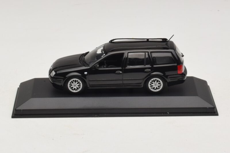 Volkswagen Golf Mk4 Variant Sport Highline BBS Edition Черен Minichamps 1:43 GOLF008 Метал