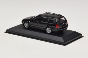 Volkswagen Golf Mk4 Variant Sport Highline BBS Edition Черен Заместваща Кутия Minichamps 1:43 GOLF008-R1 Метал — снимка 3 от 5