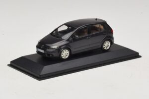 Volkswagen Golf Plus Mk5 Черен Minichamps 1:43 GOLF007 Метал — снимка 2 от 5