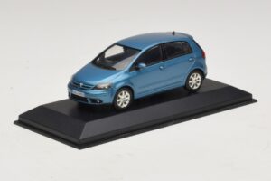 Volkswagen Golf Plus Mk5 Син Металик Заместваща Кутия Minichamps 1:43 GOLF02-R1 Метал — снимка 2 от 5