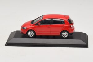 Volkswagen Golf Plus Mk5 Tornado Red Заместваща Кутия Minichamps 1:43 821911110-R1 Метал