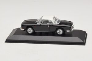 Volkswagen Karmann Ghia Черен с бял покрив Minichamps 1:43 430050224 Метал