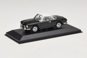Volkswagen Karmann Ghia Черен с бял покрив Minichamps 1:43 430050224 Метал — снимка 2 от 5
