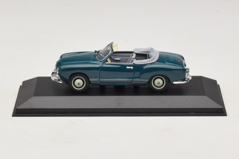 Volkswagen Karmann Ghia Кабриолет Тъмносин Minichamps 1:43 GHIA001 Метал