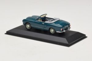 Volkswagen Karmann Ghia Кабриолет Тъмносин Minichamps 1:43 GHIA001 Метал — снимка 3 от 5