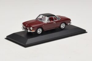 Volkswagen Karmann Ghia Червен С Черен Покрив Minichamps 1:43 GHIA002 Метал — снимка 2 от 5