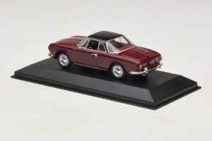 Volkswagen Karmann Ghia Червен С Черен Покрив Minichamps 1:43 GHIA002 Метал — снимка 3 от 5