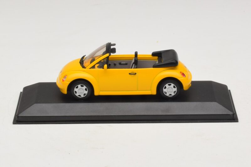Volkswagen New Beetle Кабриолет Жълт Minichamps 1:43 BEETLE002 Метал