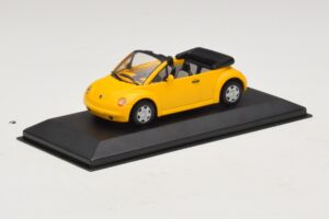 Volkswagen New Beetle Кабриолет Жълт Minichamps 1:43 BEETLE002 Метал — снимка 2 от 5