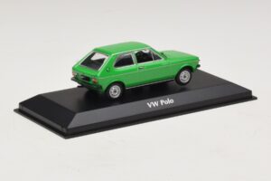 Volkswagen Polo Mk1 Зелен Maxichamps 1:43 940050501 Метал — снимка 2 от 5
