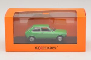 Volkswagen Polo Mk1 Зелен Maxichamps 1:43 940050501 Метал — снимка 5 от 5