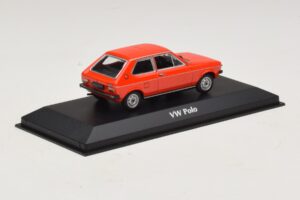Volkswagen Polo Mk1 Червен Maxichamps 1:43 940050500 Метал — снимка 2 от 5