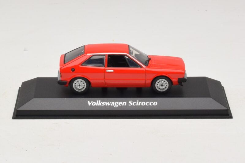 Volkswagen Scirocco Mk1 Червен Maxichamps 1:43 940050422 Метал