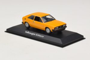 Volkswagen Scirocco Mk1 Жълт Maxichamps 1:43 940050424 Метал — снимка 3 от 5