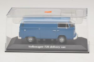 Volkswagen T2b Доставчески Бус Син Maxichamps 1:43 940053061 Метал — снимка 4 от 5