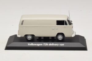 Volkswagen T2b Доставчески Бус Сив Maxichamps 1:43 940053060 Метал