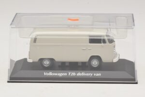 Volkswagen T2b Доставчески Бус Сив Maxichamps 1:43 940053060 Метал — снимка 4 от 5