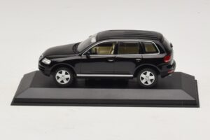 Volkswagen Touareg 7L Черен Minichamps 1:43 TOUAREG002 Метал