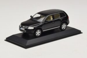 Volkswagen Touareg 7L Черен Minichamps 1:43 TOUAREG002 Метал — снимка 2 от 5