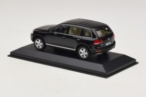 Volkswagen Touareg 7L Черен Minichamps 1:43 TOUAREG002 Метал — снимка 3 от 5