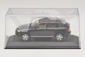 Volkswagen Touareg 7L Черен Minichamps 1:43 TOUAREG002 Метал — снимка 4 от 5