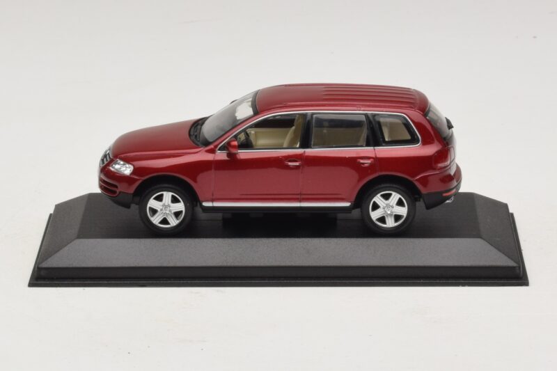 Volkswagen Touareg 7L Червен Minichamps 1:43 TOUAREG003 Метал
