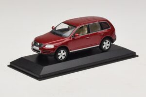 Volkswagen Touareg 7L Червен Minichamps 1:43 TOUAREG003 Метал — снимка 2 от 5