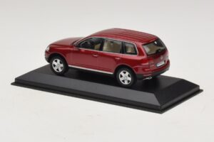 Volkswagen Touareg 7L Червен Minichamps 1:43 TOUAREG003 Метал — снимка 3 от 5