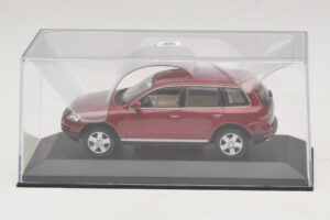 Volkswagen Touareg 7L Червен Minichamps 1:43 TOUAREG003 Метал — снимка 4 от 5