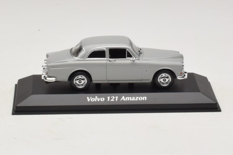 Volvo 121 Amazon Сив Maxichamps 1:43 Volvo 121 Amazon Сив Maxichamps 1:43 940171000 Метал