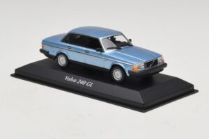 Volvo 240 GL Blue Metallic Maxichamps 1:43 940171400 Diecast — снимка 3 от 5
