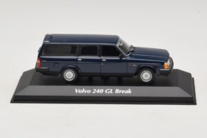 Volvo 240 GL Комби Тъмносин Maxichamps 1:43 940171412 Метал