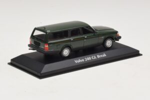 Volvo 240 GL Комби Тъмнозелен Maxichamps 1:43 940171411 Метал — снимка 2 от 5