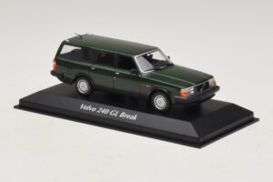 Volvo 240 GL Комби Тъмнозелен Maxichamps 1:43 940171411 Метал — снимка 3 от 5