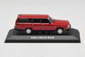 Volvo 240 GL Комби Червен Maxichamps 1:43 940171410 Diecast