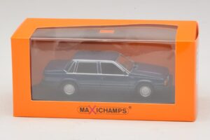 Volvo 740 Dark Blue Metallic Maxichamps 1:43 940171701 Метал — снимка 5 от 5